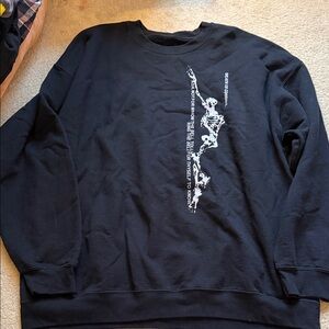 Gildan Black Graphic Crewneck Sweater